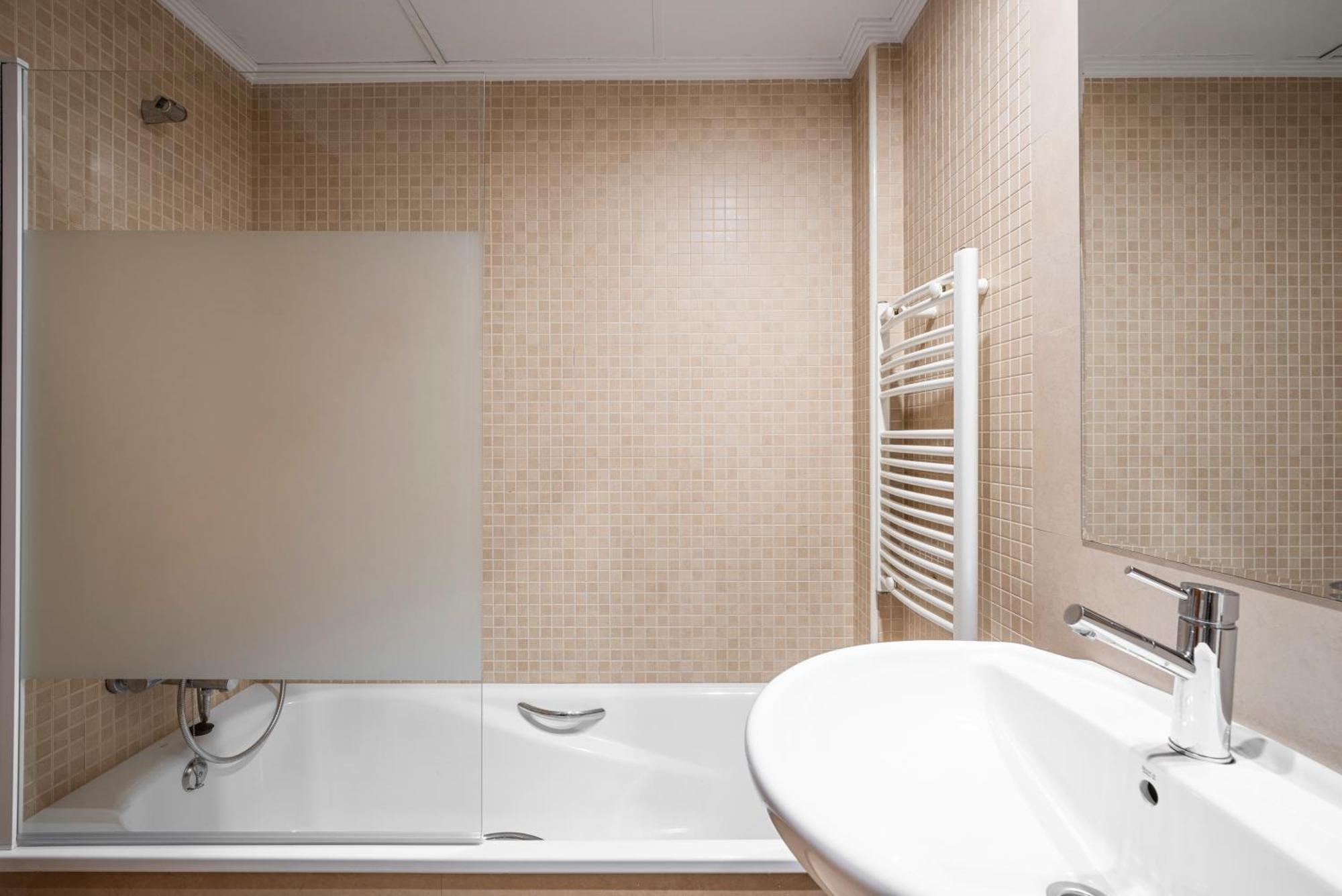 Enjoygranada Emir 3B Y Parking Apartment Luaran gambar